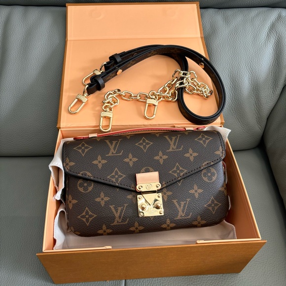 Louis Vuitton Black and Brown Monogram Crossbody Bag - Picture 12 of 12